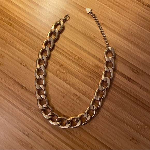 Guess Cuban Link Golden Chain Necklace - Picture 4 of 6